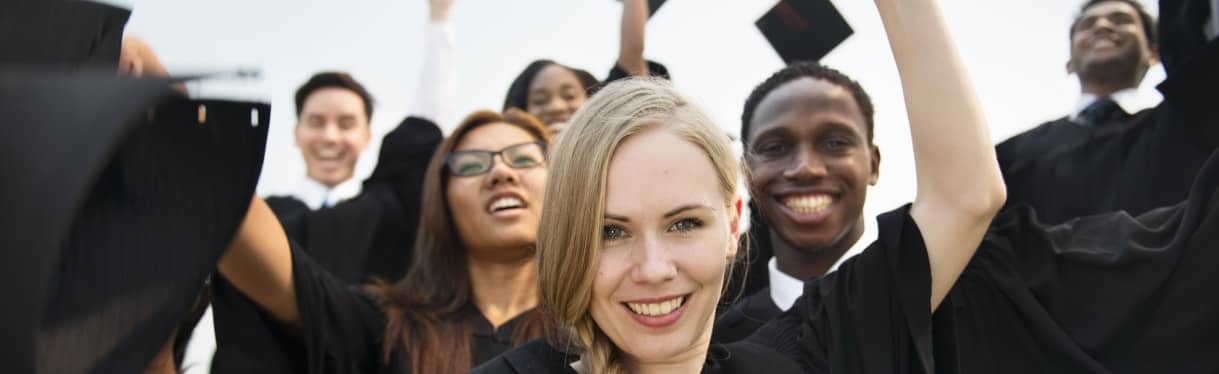 grads LoanCenter Scholarship
