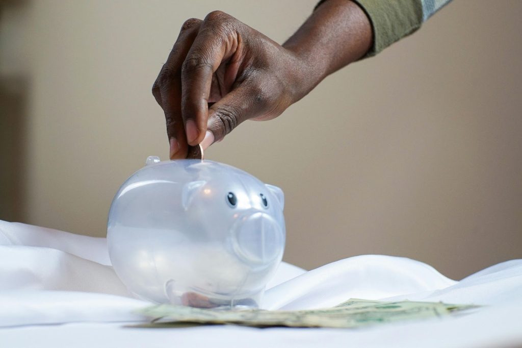 The 52-Week Money Challenge: Build Discipline and Grow Your Savings Kickstarting Your 52-Week Money Saving Challenge